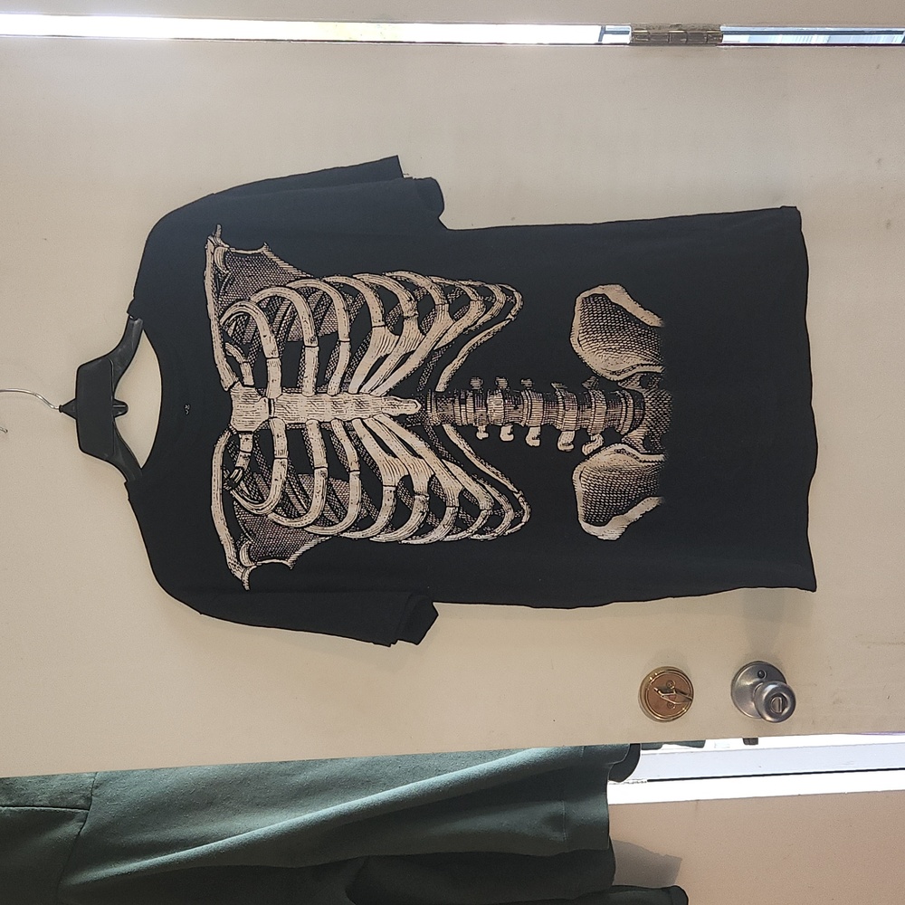 Skeleton tee